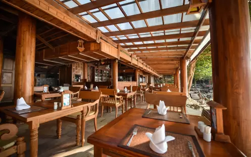 By the Sea Bar and Restaurant 2_792